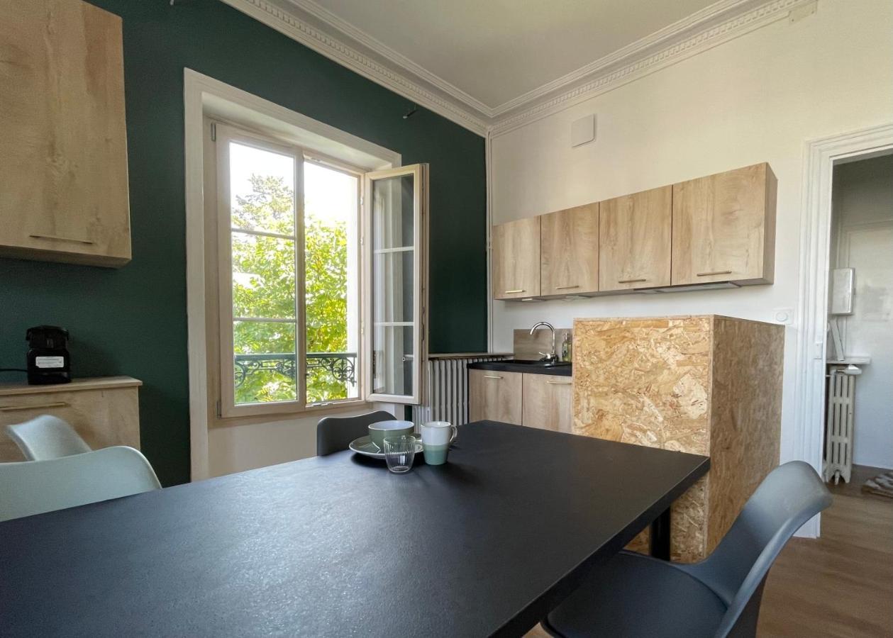 Le Logis De La Place Туар Екстериор снимка