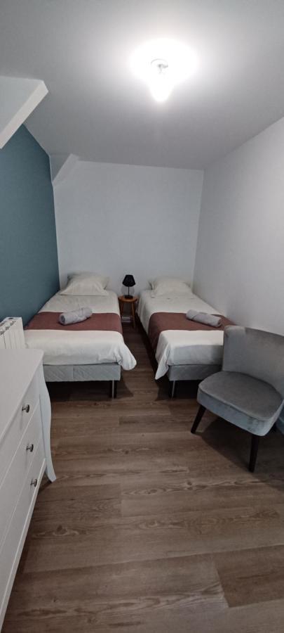 Le Logis De La Place Туар Екстериор снимка