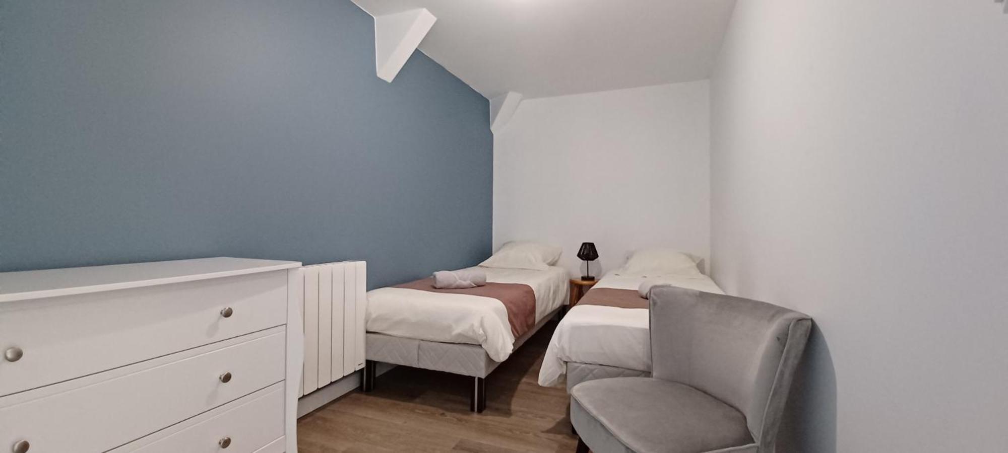 Le Logis De La Place Туар Екстериор снимка